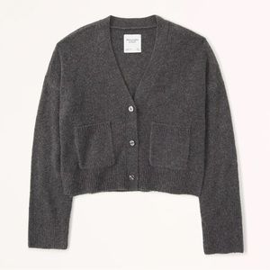 Abercrombie Classic Short Cardigan / Women Medium